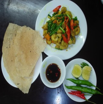 Những món ngon với bánh tráng nướng của xứ Quảng 