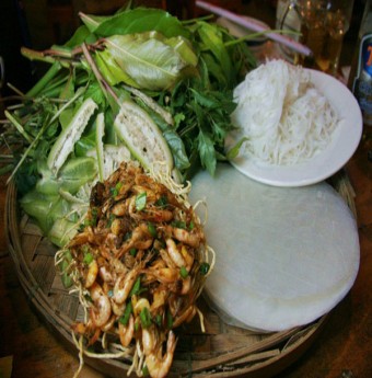 Tép đồng nằm cong cong trên "tổ yến" 