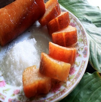 Bánh tro chấm đường