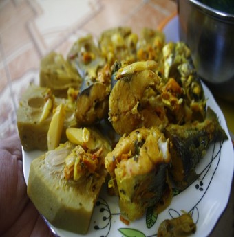 Thơm ngon "cá chuồn kho mít non" 