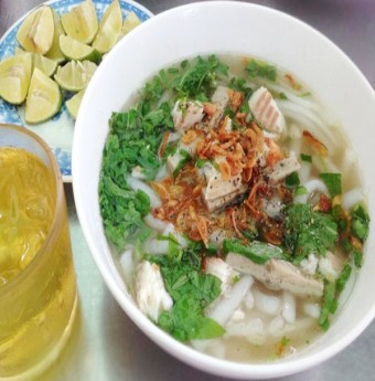 Ăn bánh canh cá lóc Huế ở Sài Gòn 
