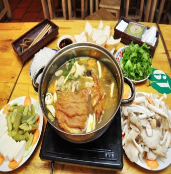 Hấp dẫn với món lẩu ở phố Lò Đúc