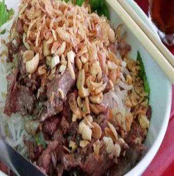 Đến phố Phan Bội Châu thưởng thức bún bò Nam Bộ 