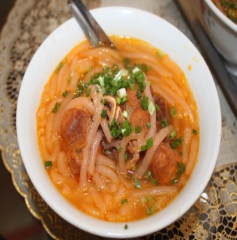Nếm các món bánh canh miền Tây 
