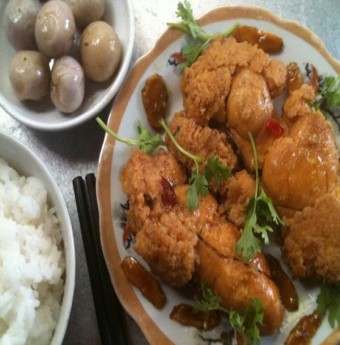 Thơm ngon món trứng cá trôi kho nghệ
