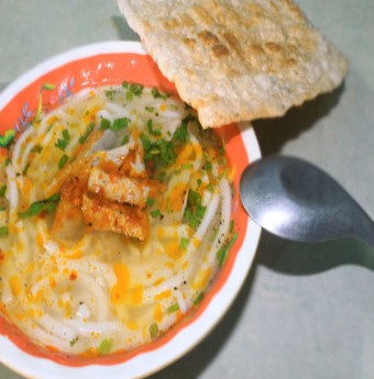 Hấp dẫn bánh canh Bồng Sơn 