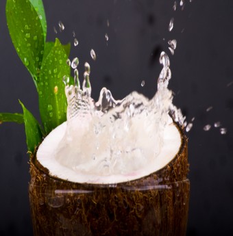 Làm đẹp da với nước dừa 