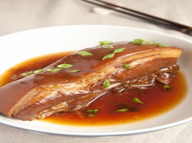 Thịt hầm đậm hương vị châu Á