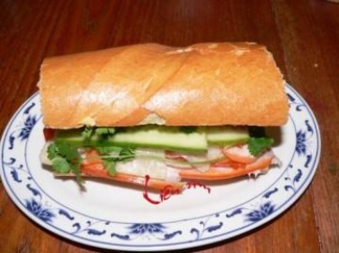 Bánh mì thịt đỏ nhanh gọn