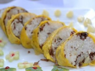 Xôi cuộn trứng