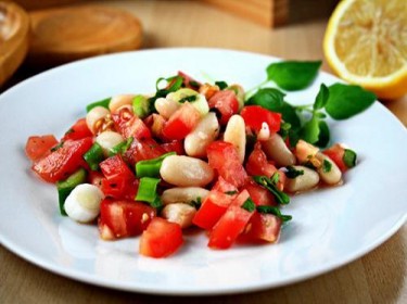 Salad cà chua đậu