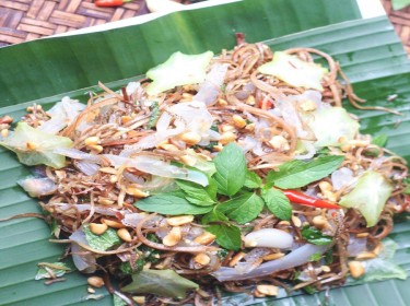 Gỏi sứa bắp chuối chua ngọt giòn giòn