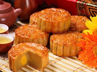 Học cách làm bánh đậu xanh trứng muối ngon mê ly, ăn là nghiền