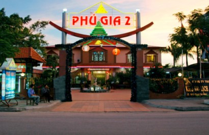 Nhà hàng Phú Gia