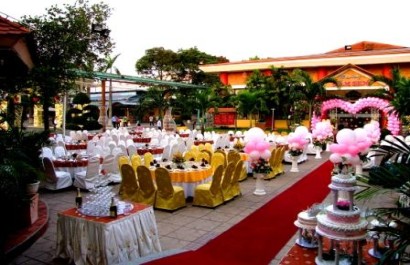 Thủy Tạ Đầm Sen 
