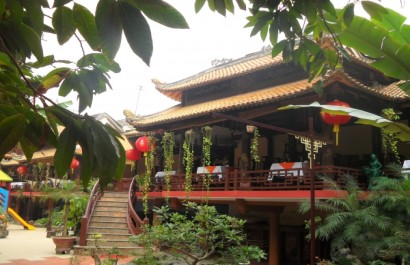Nhà hàng Mai Vàng