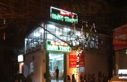 Nhà hàng hải sản Hán Thủy