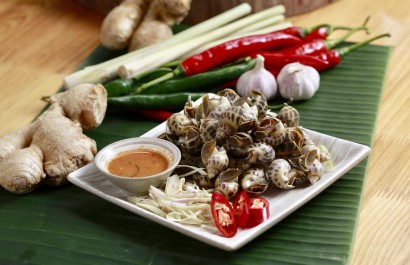 Xuýt xoa mãi không thôi món ốc ngon Hồ Tây tại Tửu Quán Ốc