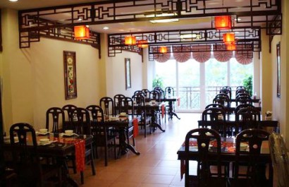 Nhà hàng Đèn Lồng Đỏ