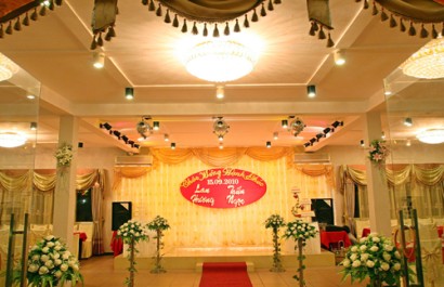 Nhà Hàng Qeen bee 3