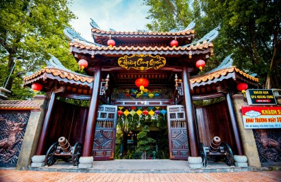 Nhà hàng Hoàng Cung Quán