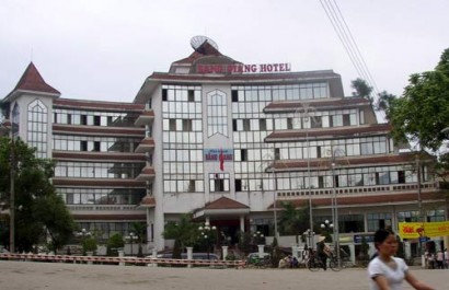Nhà hàng khách sạn Bằng Giang