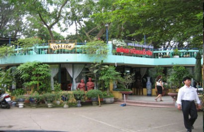 Bánh tôm Hồ tây