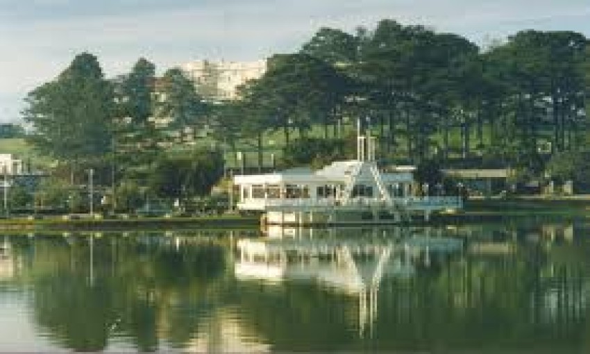 Thủy Tạ