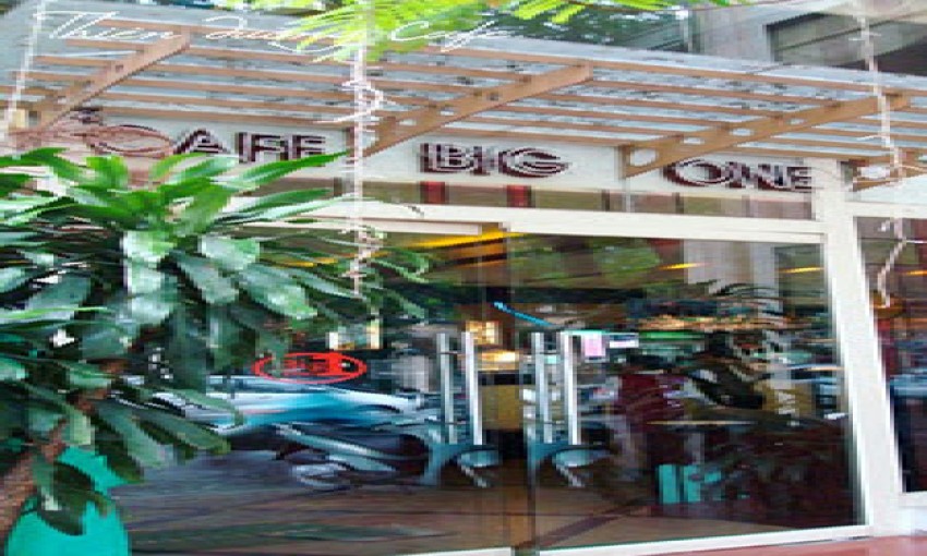 CAFE BIG ONE