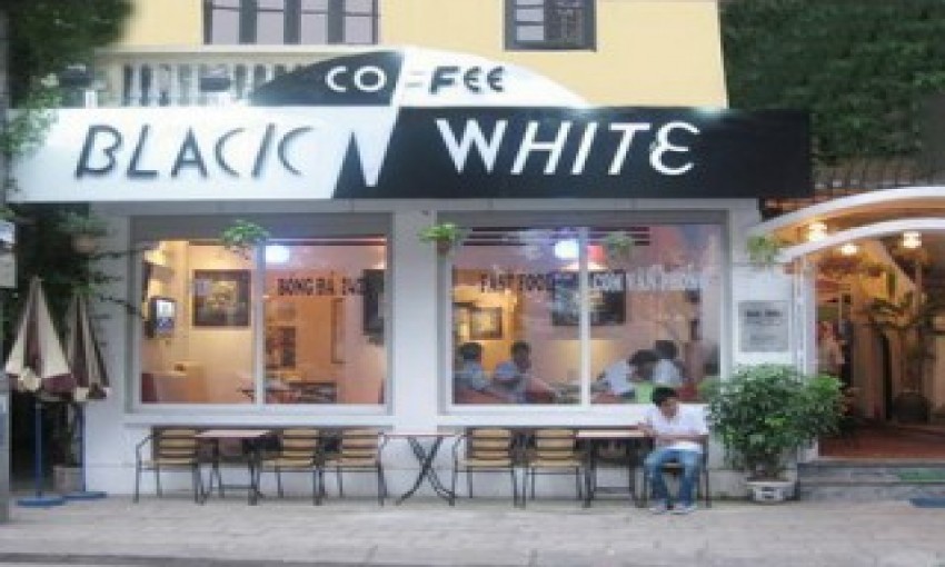  Cafe Black and White
