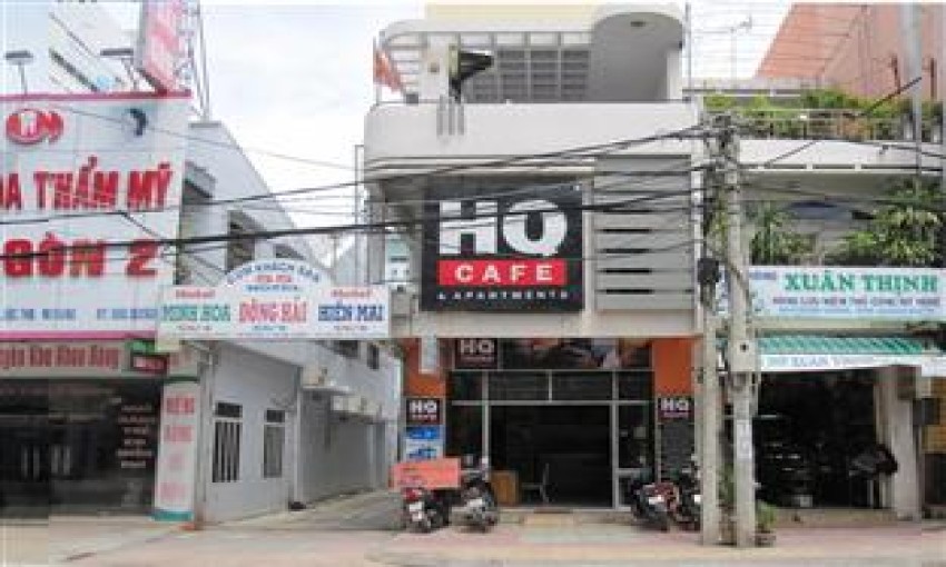 HQ cafe