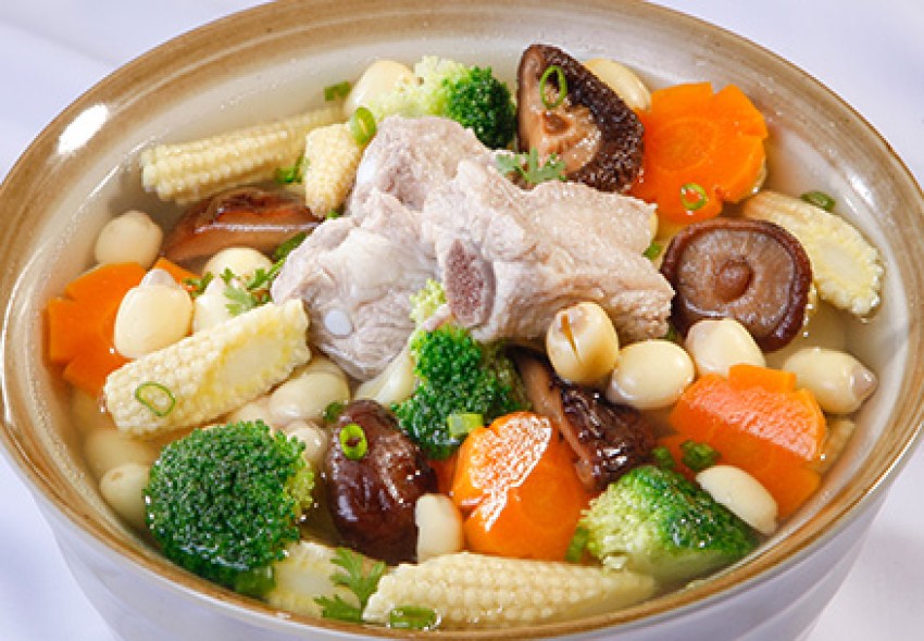 Canh sườn hạt sen
