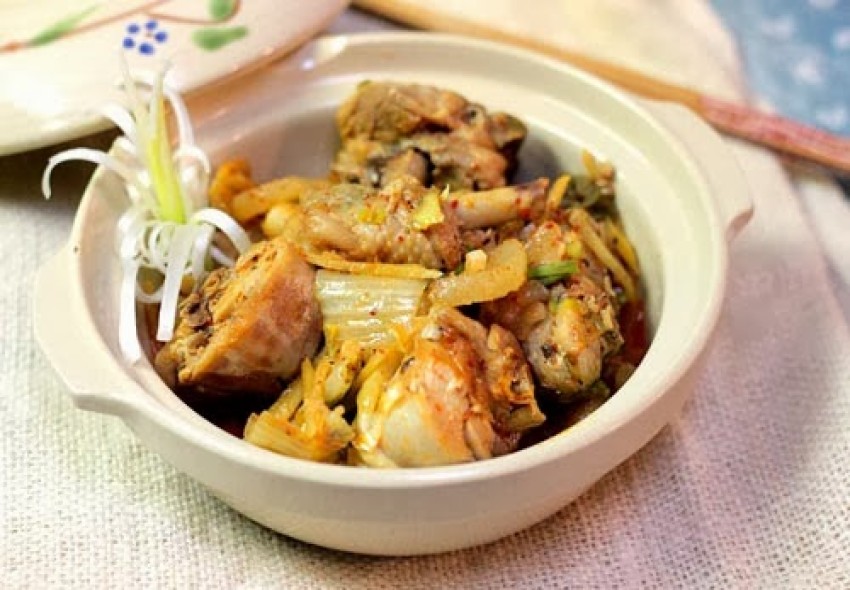 Thịt gà kho kim chi