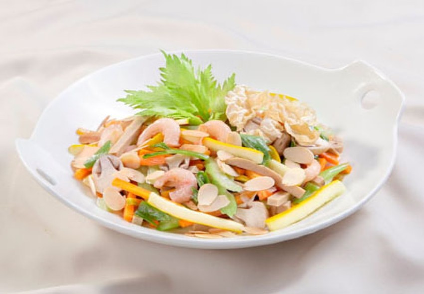 Tôm xào hạnh nhân chay