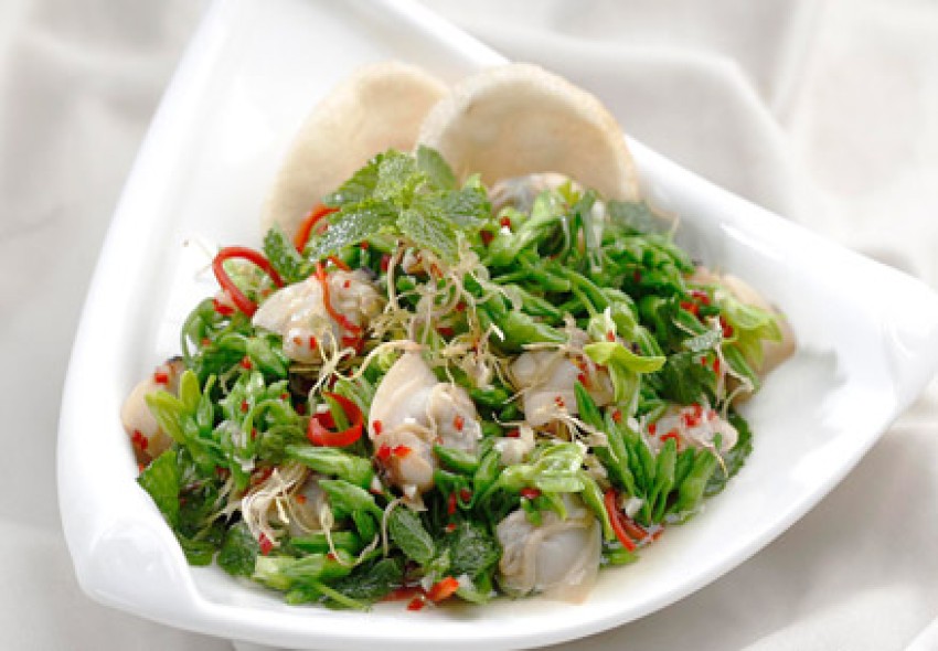 Gỏi nghêu hoa thiên lý