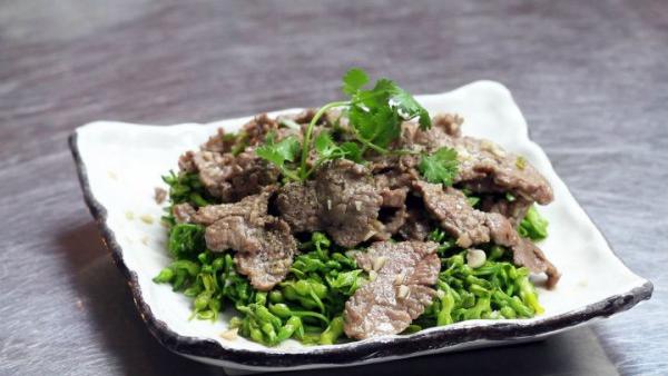 Hoa thiên lý xào thịt bò