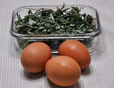 Trứng gà ngải cứu