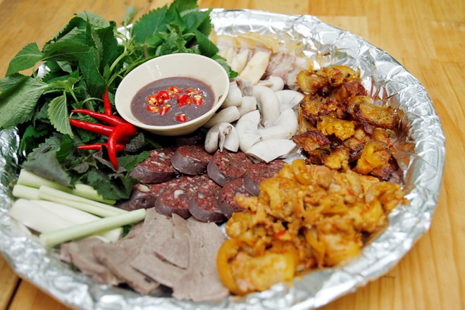 Ngất ngây với mẹt heo rừng ở Quán Đêm 2 Ngất ngây với mẹt heo rừng ở Quán Đêm 2