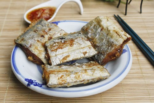 Chiên cá bằng lò