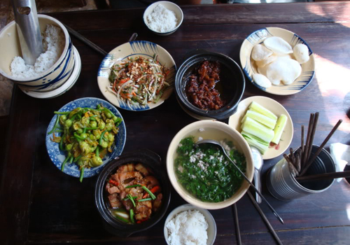 Bữa cơm ở quán Cục gạch