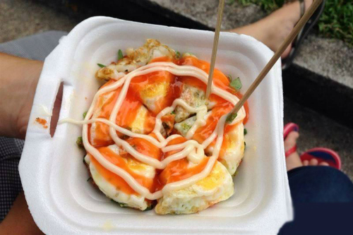 Bánh trứng cút sốt mayonnaise