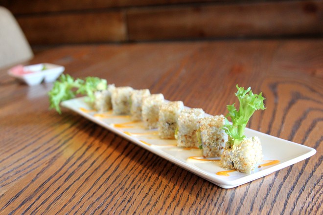 Sushi phô mai kem với bơ