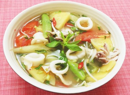 Canh chua mực