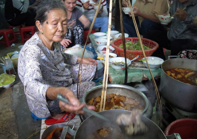 Bún bò mệ Kéo