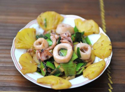 Mực xào dứa chua ngọt