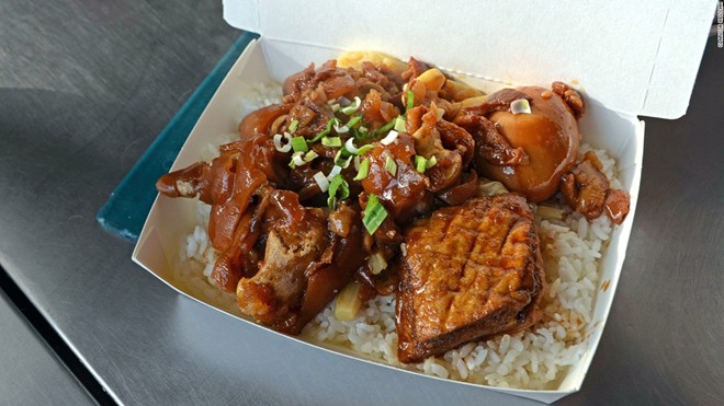 Cơm chân giò kho