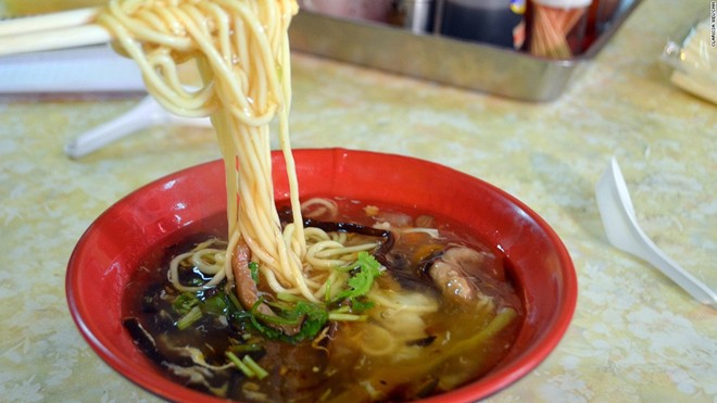 Mì Trứng tráng sò biển