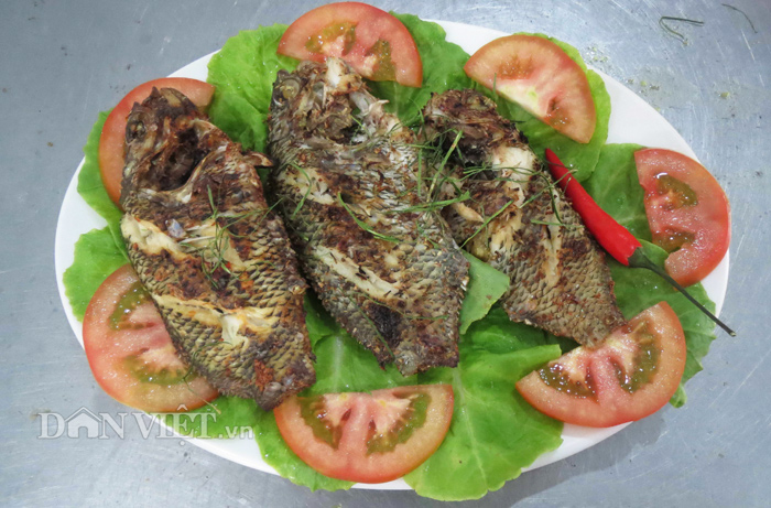 Cá rô biển đã nướng chín