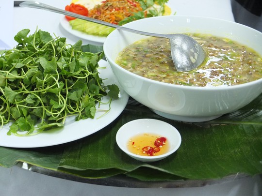 Nhộng ong