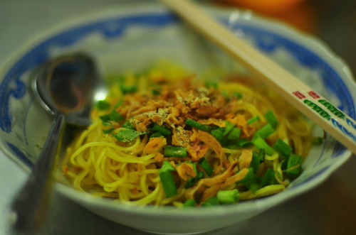Mì khô thập cẩm cho bữa trưa ở Sài Gòn 2